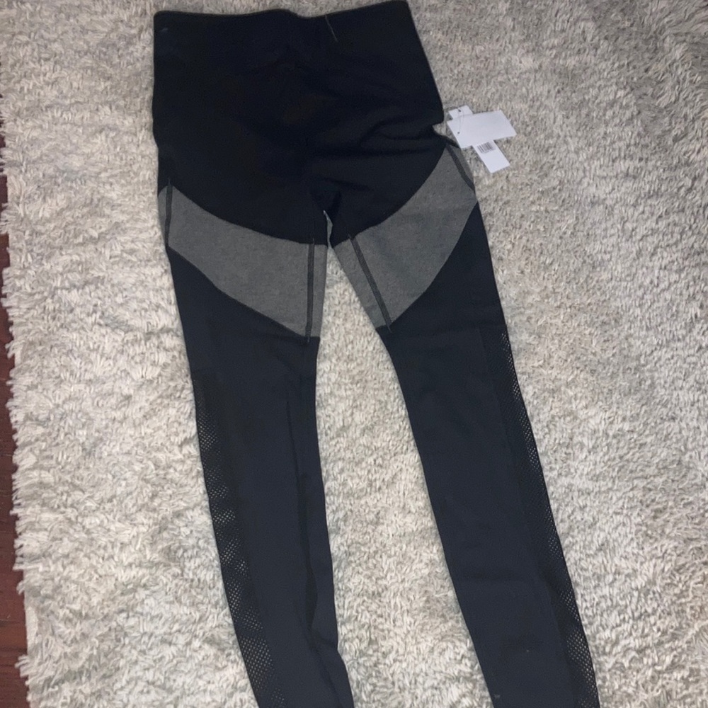 Tahari Sport Black and Grey Leggings , Size Small